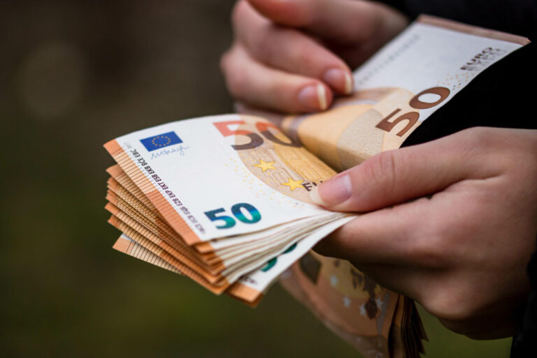 Pożyczka na 3 miesiące – złoty środek między szybkością a wygodą spłaty